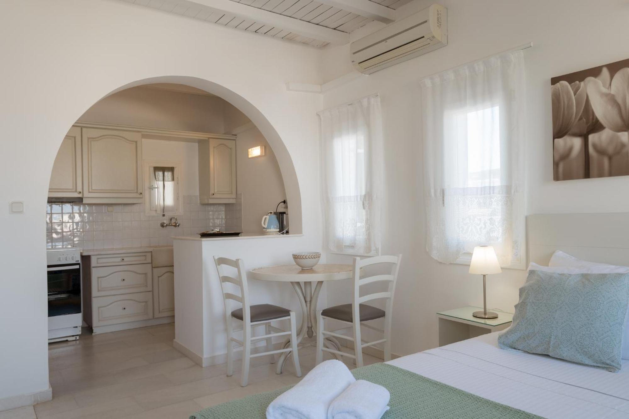 Anthos Apartments Náousa Eksteriør bilde